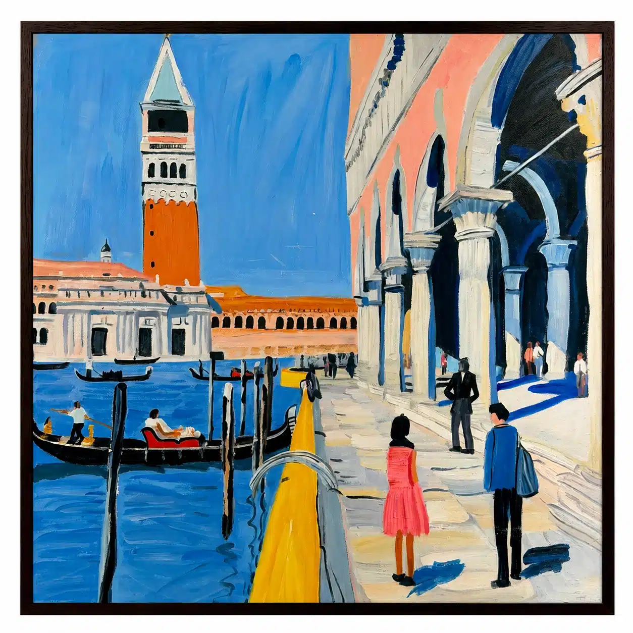 À Venise, des promeneurs longent les arcades d’un palais rose, face aux gondoles et au campanile.