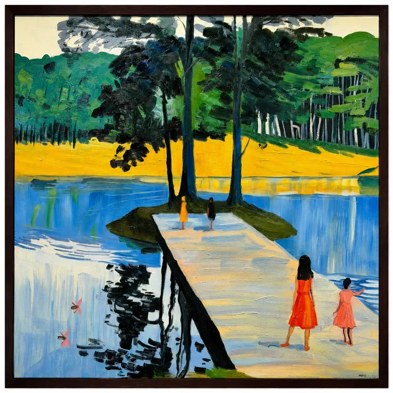 Une femme en robe orange et des enfants marchent sur un ponton de bois menant à un îlot, au milieu d’un lac.